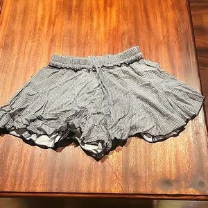 Womens size S- stretchy- flowy shorts
